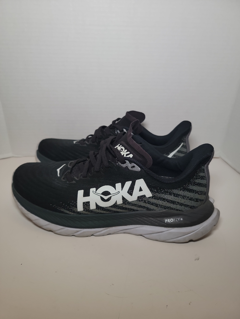 Hoka One One Mens Size 8.5 D Mach 5 Running Shoes Comfort Sneakers Black White